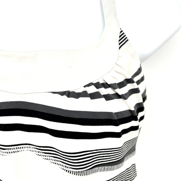 Lululemon Scoop Me Up Black White Stripe Tank II Tank Top w/Bra Cups Size 8 - Picture 2 of 10